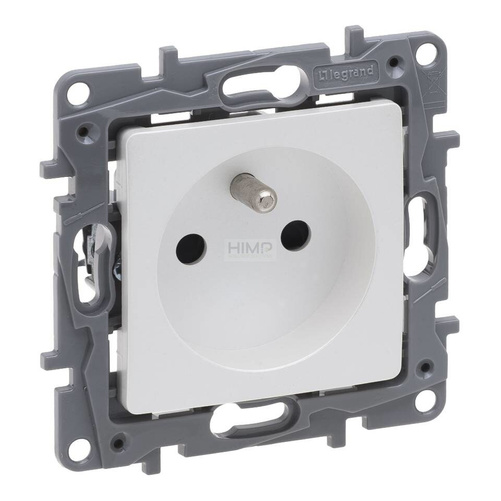 Niloe Selection - Gniazdo 2P+Z 16 A - 250 V~
(z przesłoną, zaciski śrubowe) - Perła Legrand 762427