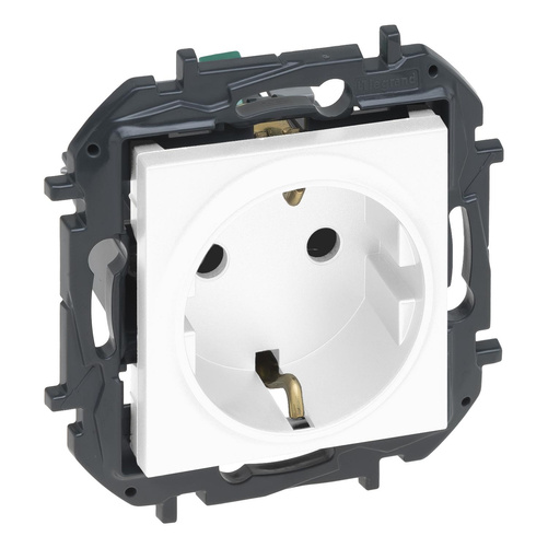 Niloe Step gniazdo 2P+Z Schuko z zaciskami automatycznymi i przesłoną - biały Legrand 863120B