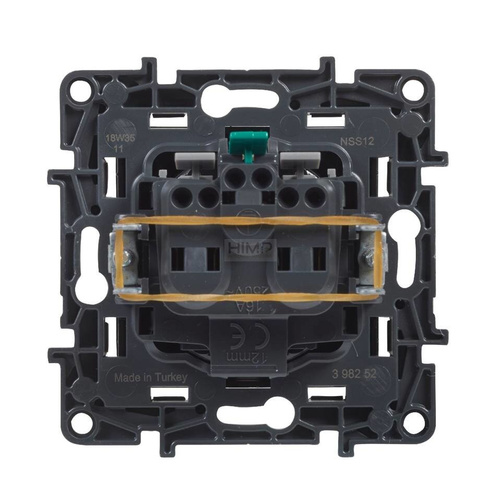 Niloe Step - Gniazdo Schuko 2P+Z 16 A - 230 V~ - z przesłoną, zaciski automatyczne - Czarne Legrand 863520