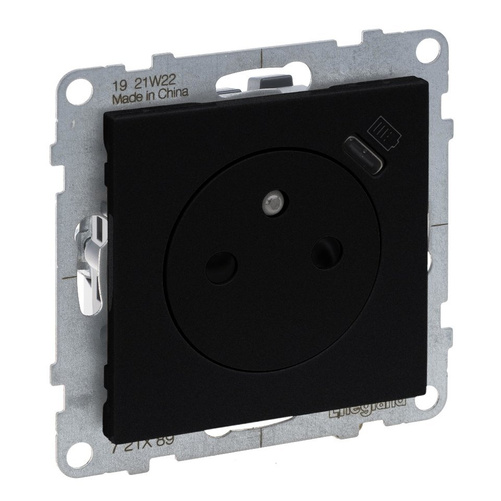 SUNO - Gniazdo płaskie 2P+Z - 16 A - z USB Typ - C - 1,5 A - zaciski automatyczne - z przesłoną, Czarny - Legrand 721489