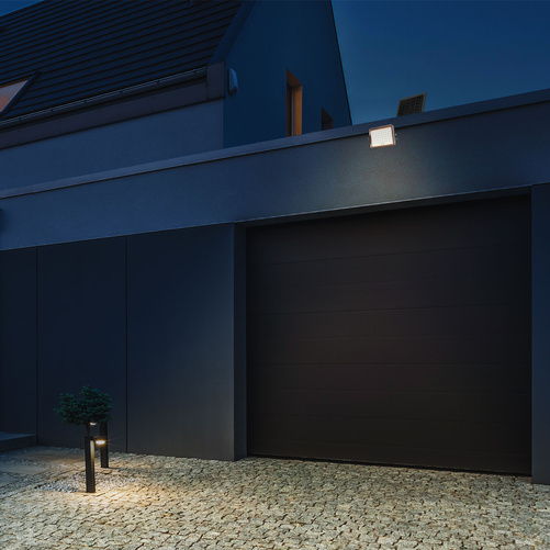 NOCTIS SOLARIS 2 NAŚWIETLACZ 200W CW 90st IP65 IK04 230x172x39mm+390x300x17mm CZARNY 3 lat gw.