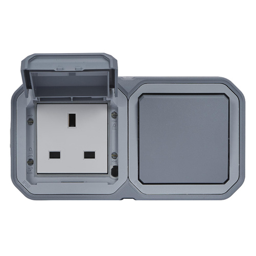 Nowe Plexo - Gniazdo standard brytyjski 2P+Z + łącznik schodowy, komplet natynkowy 16A- 250V~ - szare - Legrand 069750L